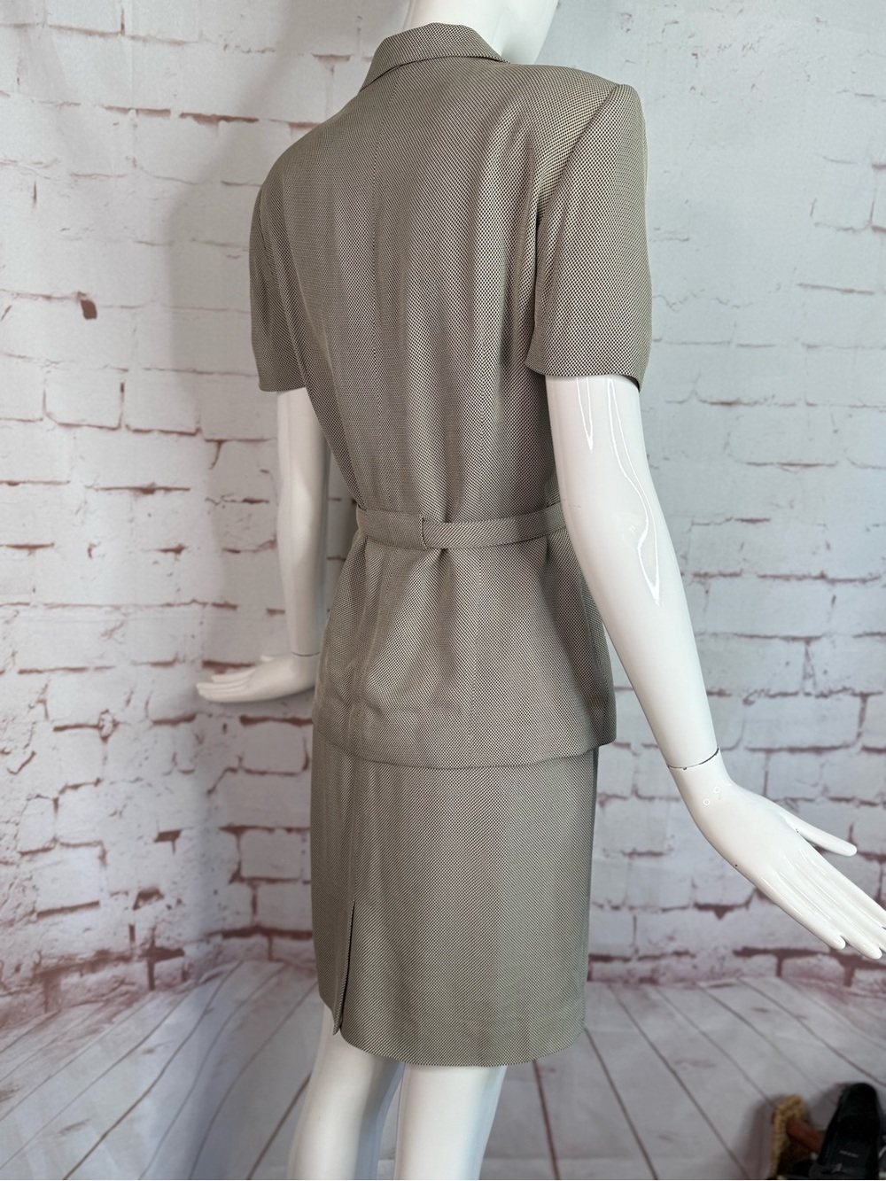 80s VTG ANN TAYLOR Petite 2 Piece Black & Tan Belted Jacket Pencil Skirt Suit 8P - Picture 3 of 15